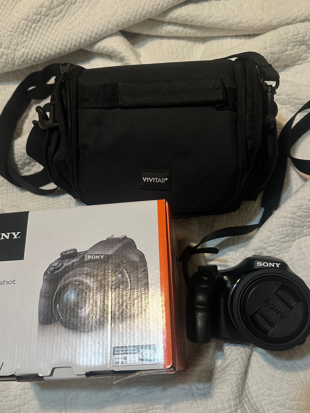 Sony Cyber shot HX400V Black Camera with Carrying Bag and Box